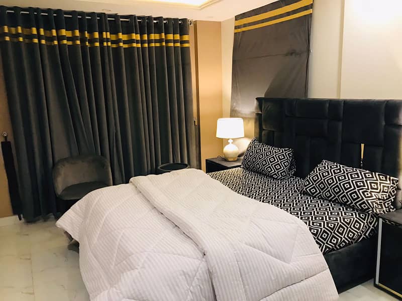 Classic Lavish stay In your Choice High Amenities Per Day Bahria Town Lahore 0