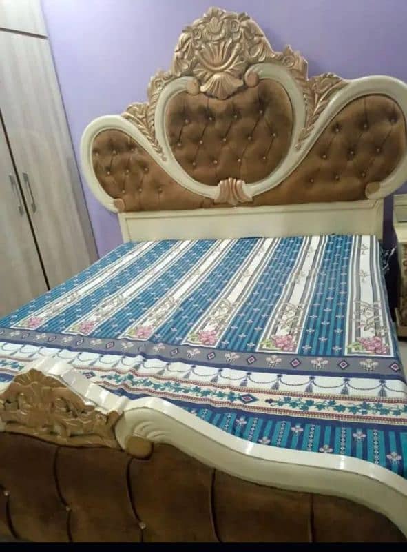 big size Bed set without metress with Dressing 0