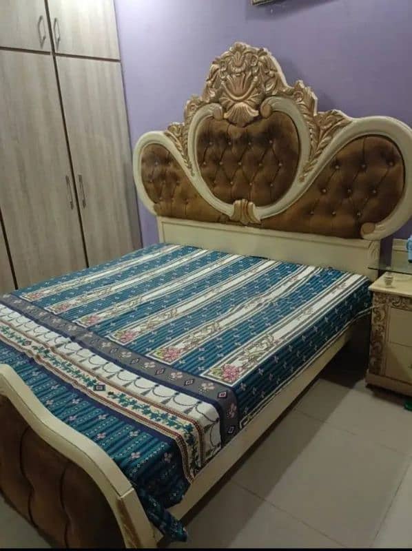 big size Bed set without metress with Dressing 1