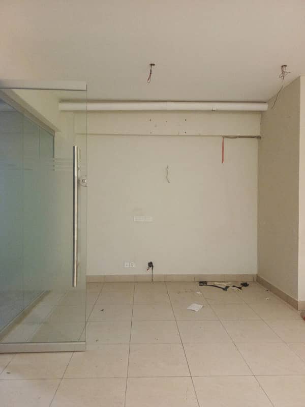 900 Sq. Ft. Mezzanine in Prime North Nazimabad Ideal for Office or Software House 5