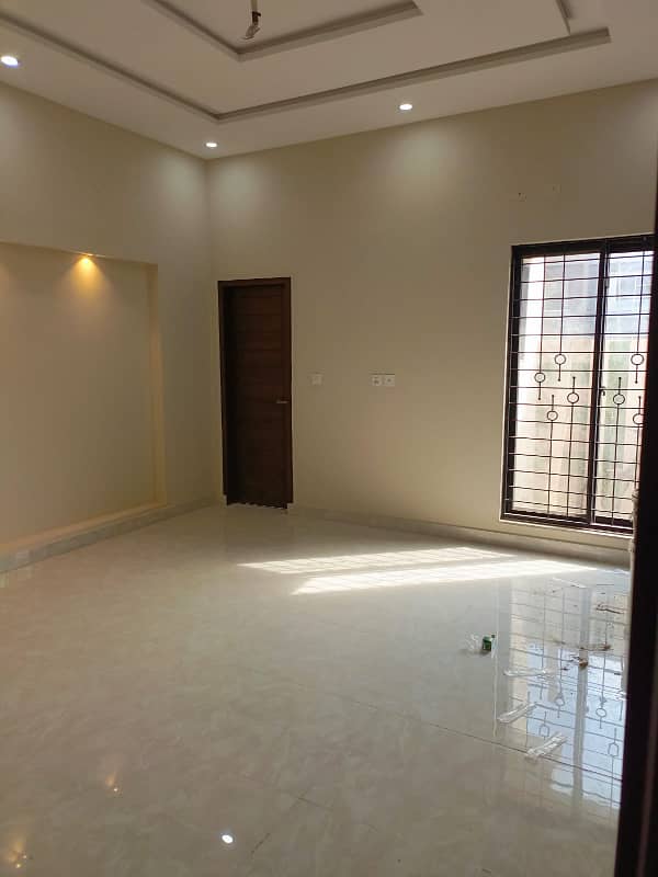 10 Marla Luxury Upper Portion Available For Rent In Janiper Block Bahria Town Lahore 4