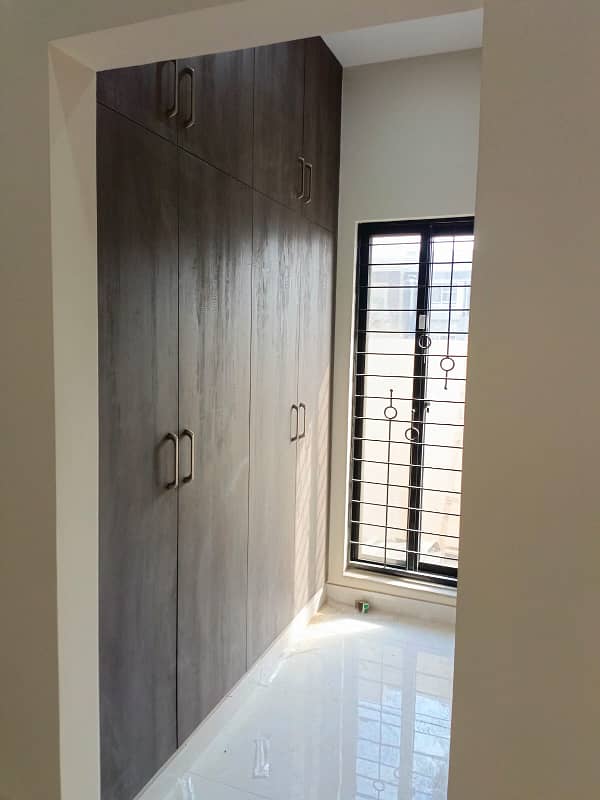 10 Marla Luxury Upper Portion Available For Rent In Janiper Block Bahria Town Lahore 5