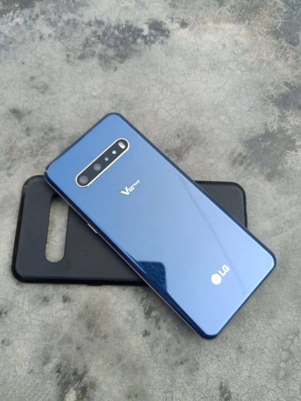 Lg v60 good condition 4