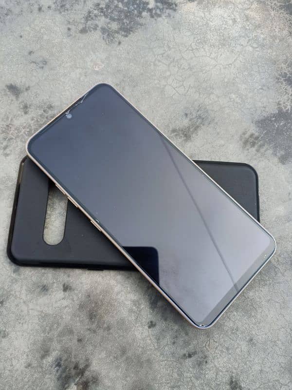 Lg v60 good condition 5