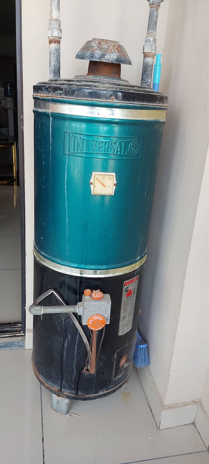 Gas conventional 20 liter geyser for sale 1