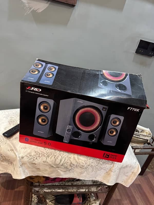 F&D F770 Boofer Speakers Almost New 2