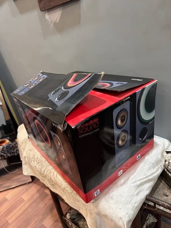 F&D F770 Boofer Speakers Almost New 3