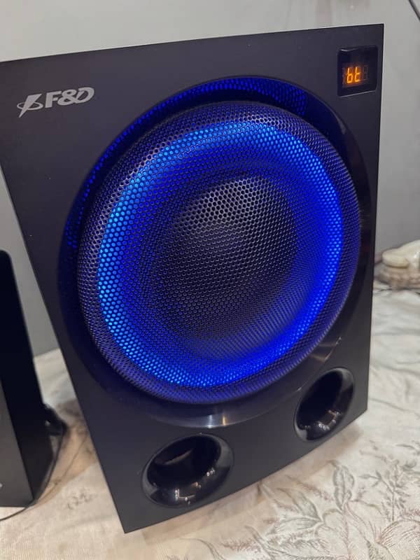 F&D F770 Boofer Speakers Almost New 5