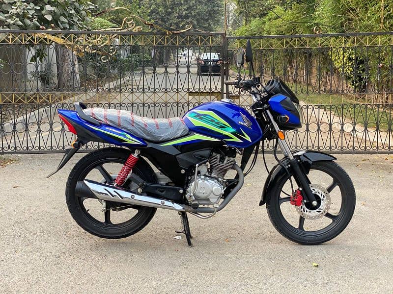 Honda CB 125 F 2023 Model 4500 kms driven  only like new bike 2