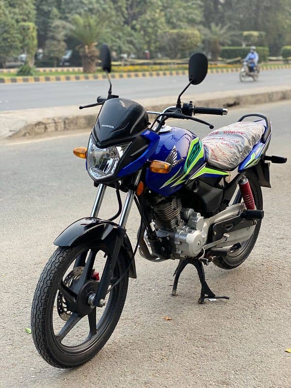 Honda CB 125 F 2023 Model 4500 kms driven  only like new bike 4