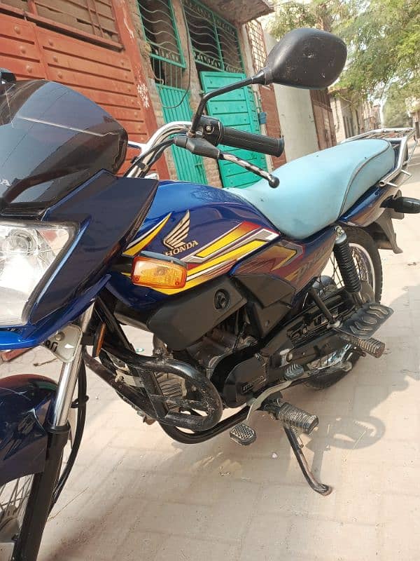 Honda pridor 100cc one hand used 3