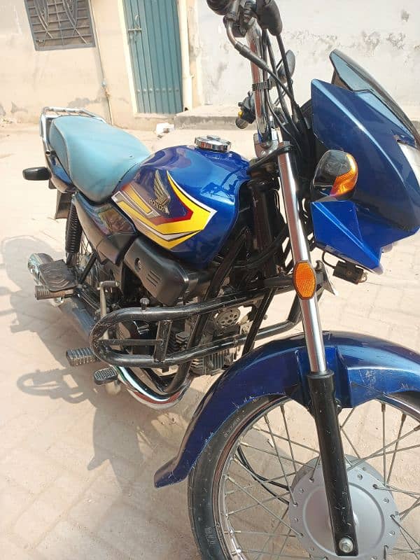 Honda pridor 100cc one hand used 14