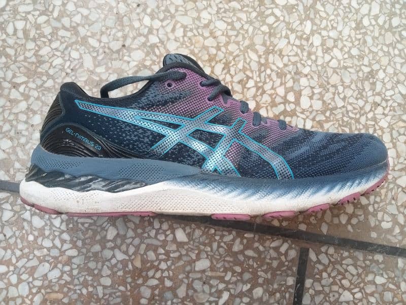 Asics gel nimbus. Used like new 4