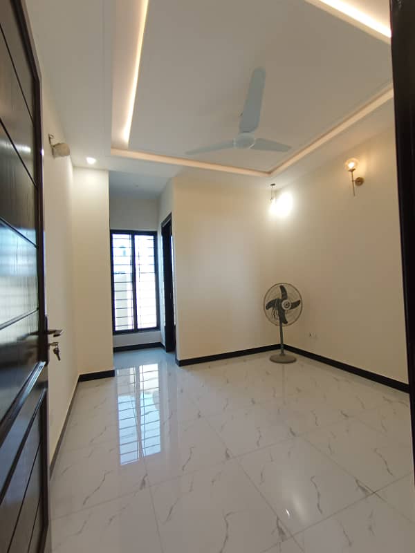 5 MARLA BRAND NEW HOUSE FOR SALE in FAISAL TOWN BLOCK C 9