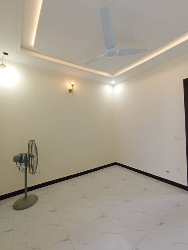 5 MARLA BRAND NEW HOUSE FOR SALE in FAISAL TOWN BLOCK C 10