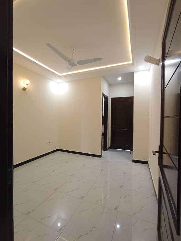 5 MARLA BRAND NEW HOUSE FOR SALE in FAISAL TOWN BLOCK C 17