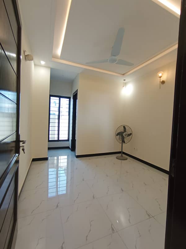 5 MARLA BRAND NEW HOUSE FOR SALE in FAISAL TOWN BLOCK C 21