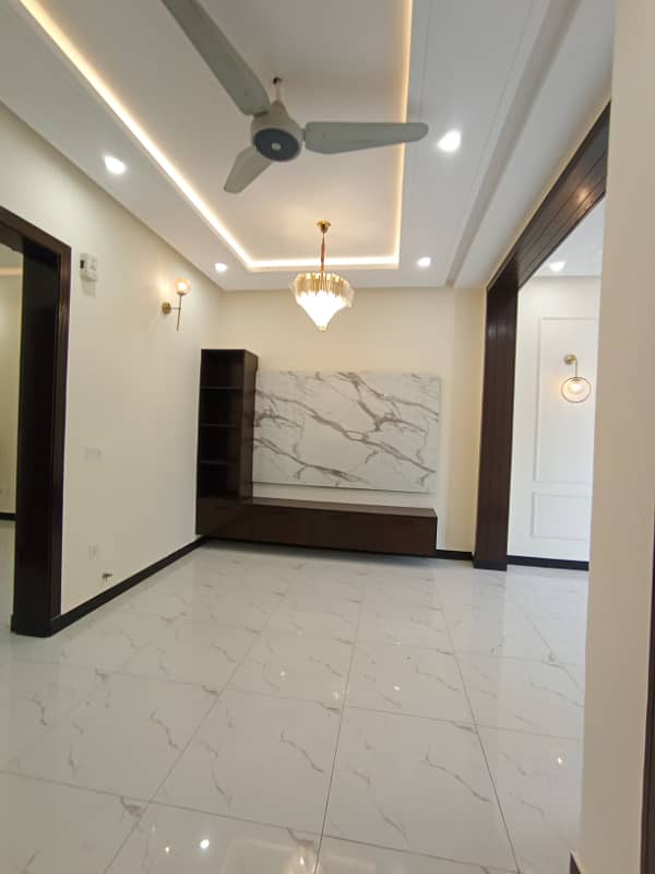 5 MARLA BRAND NEW HOUSE FOR SALE in FAISAL TOWN BLOCK C 22