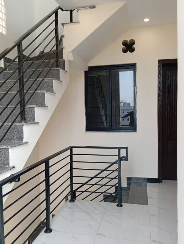 5 MARLA BRAND NEW HOUSE FOR SALE in FAISAL TOWN BLOCK C 25