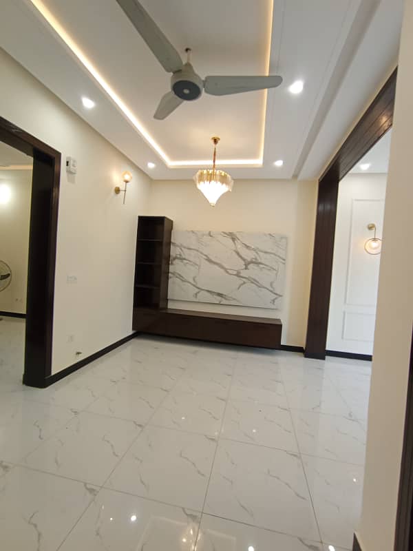 5 MARLA BRAND NEW HOUSE FOR SALE in FAISAL TOWN BLOCK C 27