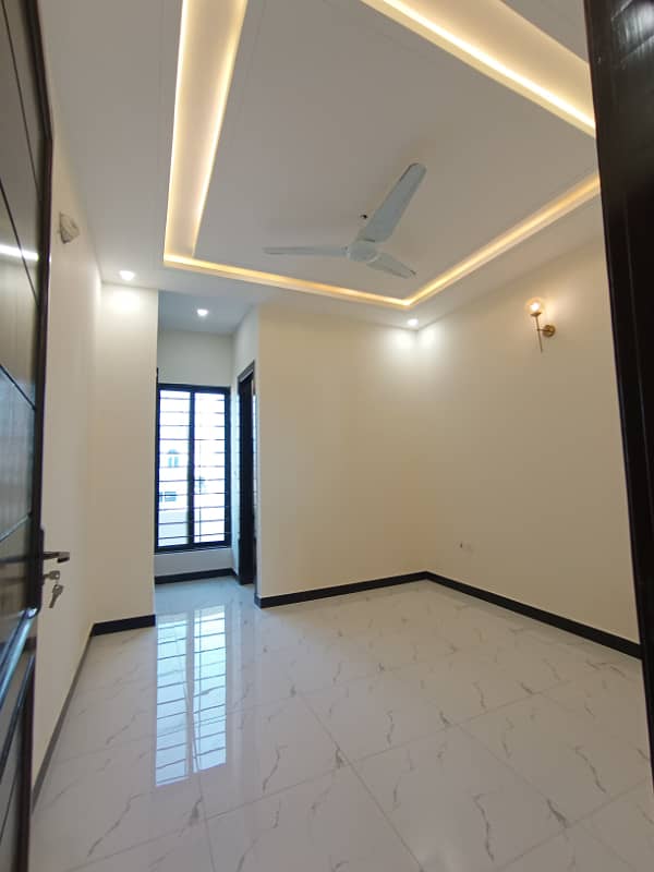 5 MARLA BRAND NEW HOUSE FOR SALE in FAISAL TOWN BLOCK C 28