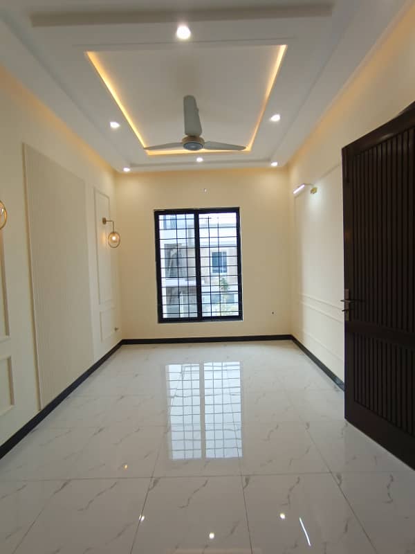 5 MARLA BRAND NEW HOUSE FOR SALE in FAISAL TOWN BLOCK C 30