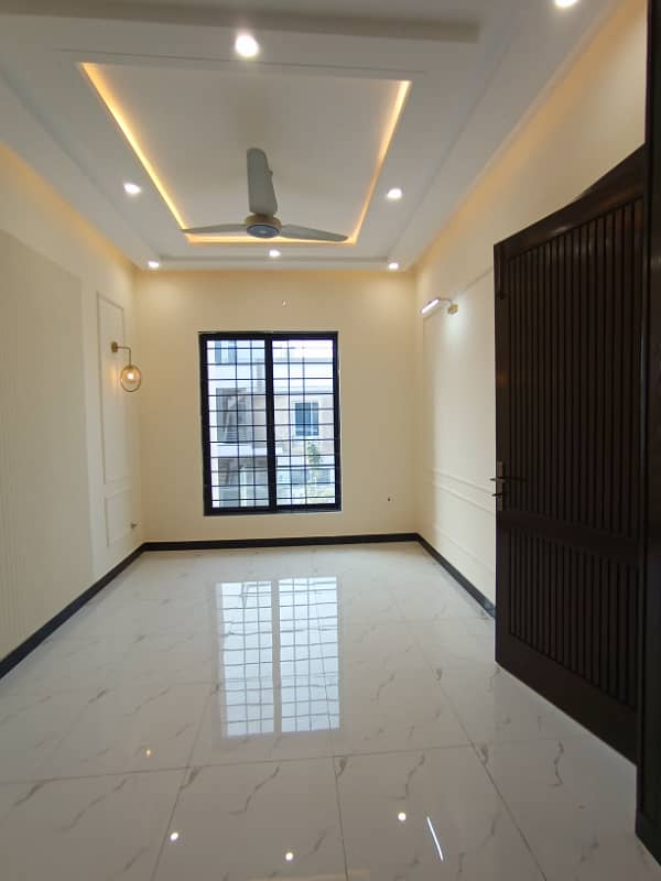 5 MARLA BRAND NEW HOUSE FOR SALE in FAISAL TOWN BLOCK C 31