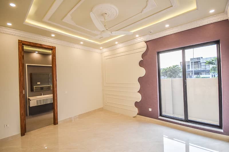 MAGNIFICENT BRAND NEW ROYAL BUNGALOW FOR SALE IN DHA PHASE 7 7