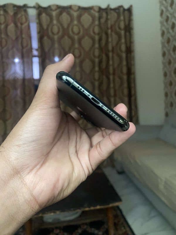 iPhone 11 Pro 256gb Pta approved 5