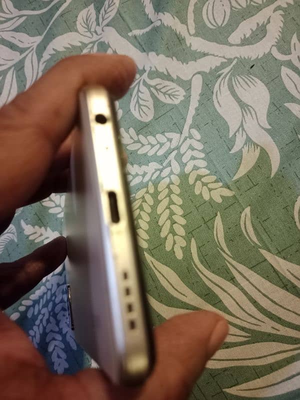 selling my vivo y33T 2