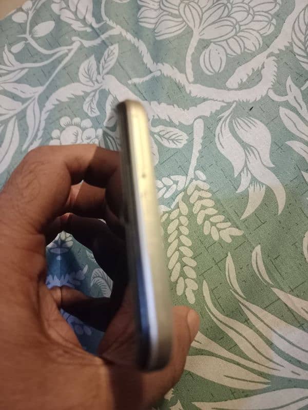 selling my vivo y33T 3