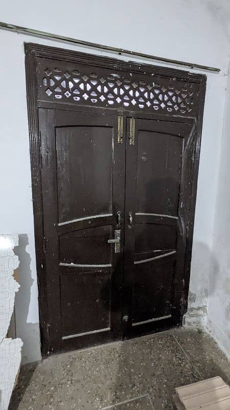 Diyar door with iron grill. 3