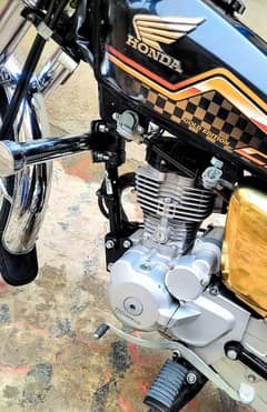 Honda 125 2023/24 gold self start