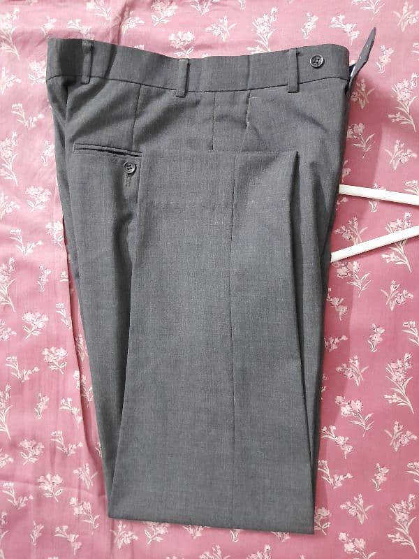 6x items (jeans, cotton pants, 2-piece suit, dress pant) 4