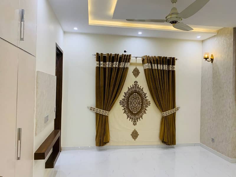 10 Marla House For Sale In Usman Block Bahria Town Lahore 3