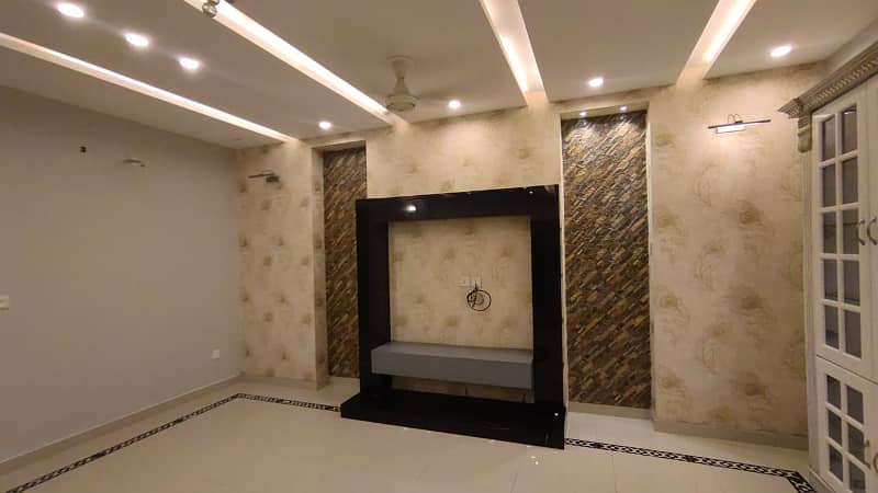 10 Marla House For Sale In Jinnah Block Bahria Town Lahore 4