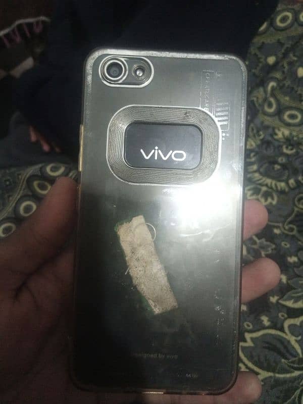 vivo y83 in 10/10 condition and used in single hand 3