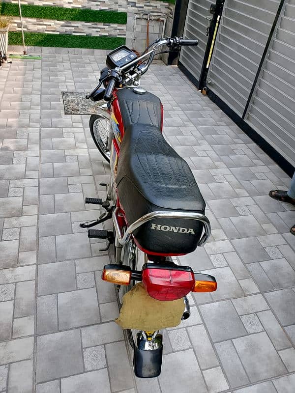 Honda CD 70 9