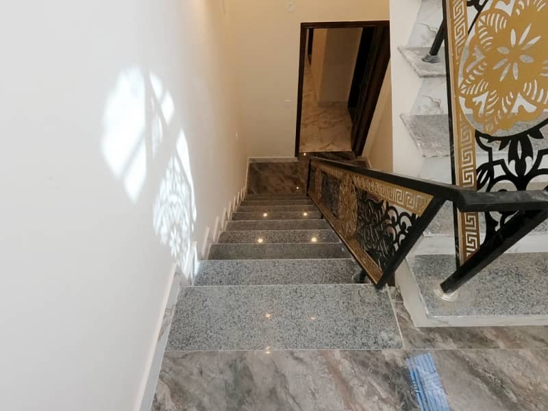 House For Sale In Marghzar Officers Colony - Block F 40