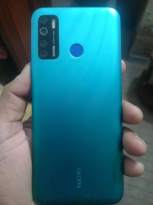 Tecno spark 5 pro 4  64 0