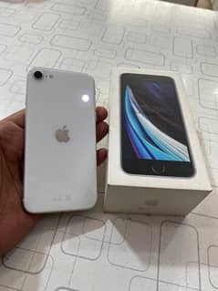 I phone SE 2020 128gb with box charger