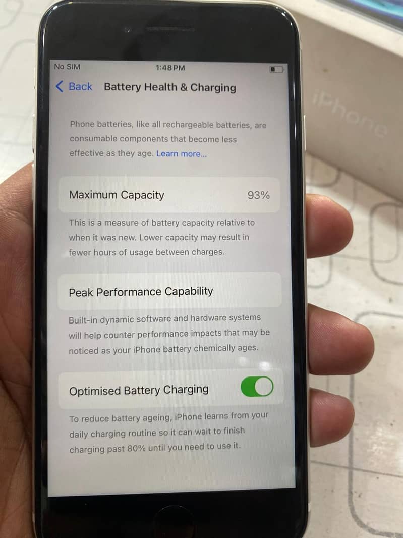 I phone SE 2020 128gb with box charger 5