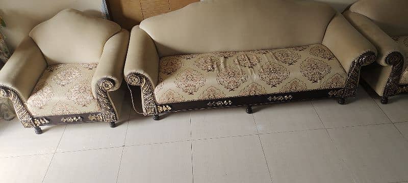 5 Seater Sofa Set in Good Condition 6