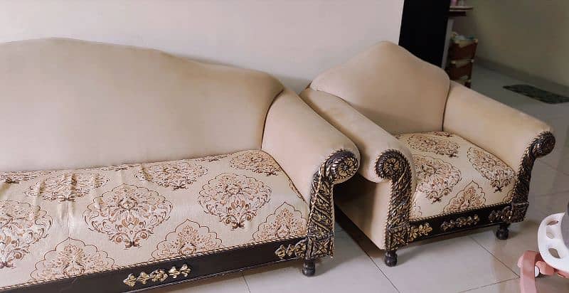 5 Seater Sofa Set in Good Condition 7