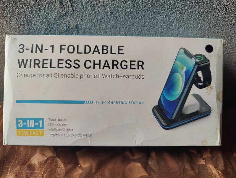 3in1 Foldable wireless charger 0