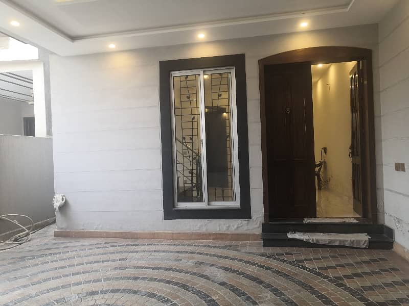 Brand New 20 Marla upper portion for rent available with gas near DHA M block 5