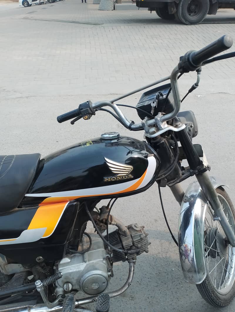 Yamaha Dhoom YD-70 2013 0