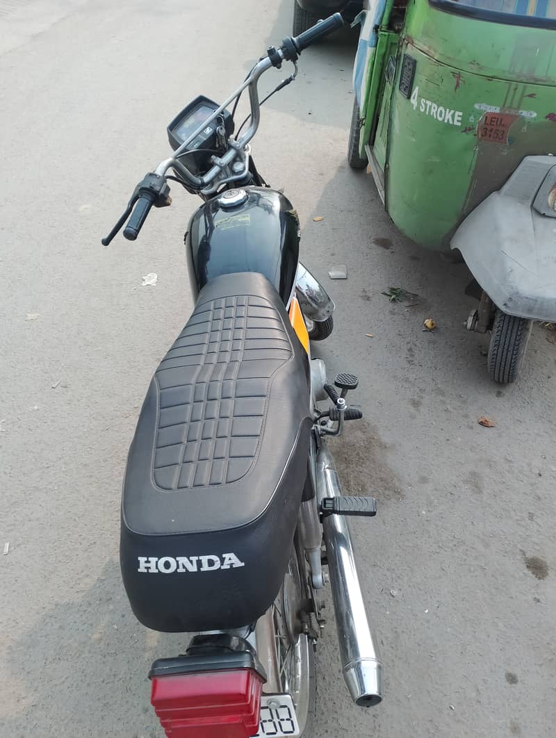 Yamaha Dhoom YD-70 2013 5