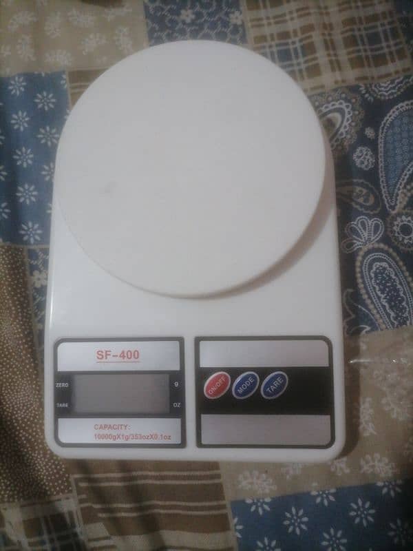 Electronic kitchen scale 1