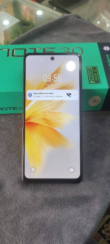 infinix note 30 Rom 256 GB  condition screen 10/10 back 9/10 he 1